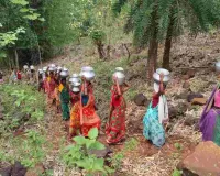 Dumka News: छह महीने से पानी के लिए तरस रहे नामोडीह पहाड़िया टोला के ग्रामीण