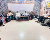 Giridih News: आरके महिला कॉलेज की छात्राओं का फूटा गुस्सा: इंटर रिजल्ट में गड़बड़ी को लेकर छात्र मोर्चा से लगाई गुहार