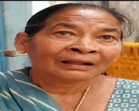 Koderma News: शातिर ठगों का आतंक: बातों में उलझाकर बुजुर्ग महिला के सोने के जेवर ले उड़े