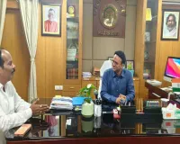 Hazaribagh News: विधायक प्रदीप प्रसाद ने डीसी से की मुलाकात, स्कूलों की मनमानी और ट्रैफिक जाम पर जताई कड़ी आपत्ति