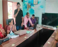 Koderma News: डिजिटल जनगणना का शंखनाद: बीएलओ को मिला 'स्व-गणना' पोर्टल का प्रशिक्षण