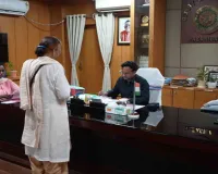 Hazaribagh News: डीसी का जनता दरबार: दिव्यांग की पेंशन तुरंत शुरू करने का आदेश, अधिकारियों को दी चेतावनी