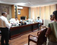 Hazaribagh News: उपायुक्त हेमंत सती ने जनता दरबार में सुनीं फरियादें, त्वरित निष्पादन के निर्देश