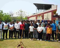 Hazaribagh News: कर्जन मैदान पहुंचे डीसी हेमन्त सती, खिलाड़ियों की सुविधा के लिए दिए बड़े निर्देश