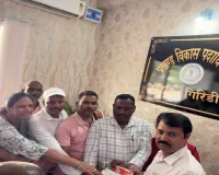 Giridih News: अनुमंडल कार्यालय पर भाजपा का हल्ला बोल, किसानों के मुआवजे और बिजली-पानी को लेकर एकदिवसीय धरना