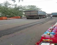 Pakur News: बालू माफिया का तांडव, महेशपुर-गुम्मामोड़ सड़क पर बिना चालान दौड़ रहे ओवरलोड हाईवा