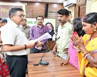 Bokaro News: समाहरणालय से लेकर प्रखंडों तक लगा जनता दरबार, ऑन-द-स्पॉट हुआ शिकायतों का निपटारा