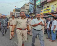 Giridih News: प्रशासन का फ्लैग मार्च, बकरीद को लेकर सड़कों पर उतरे उपायुक्त और एसपी 