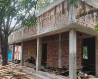 Pakur News: मोगलाबांध मध्य विद्यालय में बिना सूचना पट्ट के भवन निर्माण, गुणवत्ता पर ग्रामीणों ने उठाए सवाल