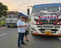 Giridih News: यातायात नियमों के उल्लंघन पर कड़ी कार्रवाई, जीटी रोड पर 12 ओवरलोड वाहन जब्त