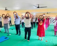 कैंब्रिज ग्रुप के संस्थानों में मना अंतरराष्ट्रीय योग दिवस, विद्यार्थियों और शिक्षकों ने किया योगाभ्यास