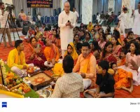 Koderma News: होटल एचएमटी अंपायर में उमड़ा श्रद्धालुओं का सैलाब, भक्ति रस में डूबा नगर