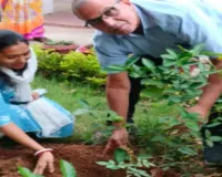 Giridih News: आर के महिला कॉलेज में विश्व पर्यावरण दिवस पर हुआ पौधारोपण