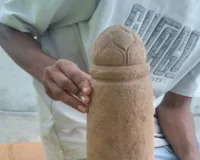 खेत की जुताई में निकला शिवलिंग, 300 फीट दूर मंदिर से जुड़ा रहस्य; उमड़ी श्रद्धालुओं की भीड़