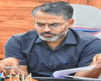 Giridih News: सीएचसी राजधनवार में दवाओं का पर्याप्त स्टॉक, उपायुक्त ने की समीक्षा