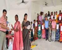 60 दिन की ट्रेनिंग के बाद मिर्जाडीह की 50 महिलाएं बनीं हुनरमंद, मिला सिलाई प्रशिक्षण प्रमाण पत्र