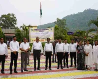 Koderm News: व्यवहार न्यायालय में पर्यावरण दिवस, प्रधान जिला जज रमाकान्त मिश्रा ने किया वृक्षारोपण