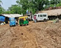 Sahebganj News: जिरुल-करमाटांड़ सड़क चौड़ीकरण बना आफत, हल्की बारिश में ही आवागमन ठप्प
