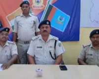 Sahebganj News: नशीले पदार्थ के खिलाफ अभियान जारी, उधवा ओवरब्रिज पर पुलिस ने युवक को दबोचा