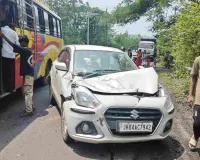 Dumka News: स्टेट हाईवे पर 18 पहिया ट्रेलर ने मचाया तांडव; चार वाहन क्षतिग्रस्त, आधा दर्जन घायल
