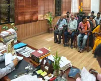 Dhanbad News: उपायुक्त आदित्य रंजन के जनता दरबार में उमड़ी भीड़; सुनी गई जन-फरियाद