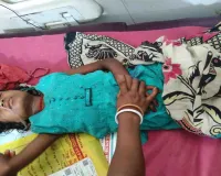 Dumka News: मौत से लड़ रही 11 साल की प्रतिमा, 5 दिन से बेसुध; इलाज के लिए दर-दर भटक रहा परिवार