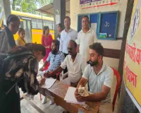 Koderma News: जेजे कॉलेज में उमड़ा छात्रों का सैलाब, वीबीयू से संबद्धता बचाने के लिए महाहस्ताक्षर अभियान