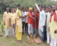 जारंगडीह दामोदर नदी छठ घाट परिसर में भव्य सूर्य मंदिर का भूमि पूजन, मुख्य पुजारी ने वैदिक रीति-रिवाज से संपन्न कराई पूजा