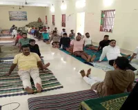 Koderma News: मंडल कारा में बंदियों के बीच कराया गया सामूहिक विधिक योगाभ्यास
