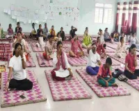 Koderma News: प्रखंड मुख्यालय पर बीडीओ और सीओ के नेतृत्व में सामूहिक विधिक योगाभ्यास