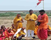 koderma News: आस्था का सैलाब, बदाल में सैकड़ों महिलाओं और कन्याओं ने निकाली विधिक कलश यात्रा