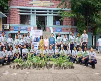 सेंट जेवियर कॉलेज में हरियाली की गूँज: नगर निगम और 'प्रिज्मोलॉइन' के सहयोग से बांटे गए 100 फलदार पौधे