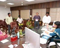 Pakur News: समाहरणालय में आयोजित जन समाधान दिवस में DC मेघा भारद्वाज ने सुनीं जनसमस्याएं