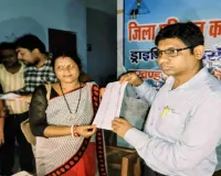 Koderma News: उपायुक्त के निर्देश पर प्रखंड स्तरीय शिविर में 76 चालकों ने किया आवेदन