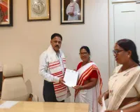 लोहरदगा की खेल क्रांति को मिलेगा नया आयाम! सेन्हा और भण्डरा में स्टेडियम निर्माण की मांग, कैबिनेट मंत्री सुदिव्य कुमार सोनू को सौंपा गया प्रस्ता
