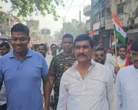 Koderma News: हाथों में तिरंगा लेकर छात्रों ने मांगा मोदी सरकार से देश में तबाही का हिसाब
