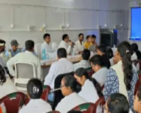 राजमहल अस्पताल में स्वास्थ्य विभाग की समीक्षा बैठक, लापरवाही पर सिविल सर्जन की सख्त चेतावनी