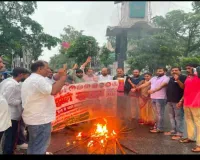 Palamu News: JPSC में पारदर्शिता की मांग को लेकर भाजयुमो का छह मुहान चौक पर मशाल जुलूस