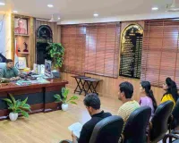 Dhanbad News: होमगार्ड बहाली के चयनित अभ्यर्थियों को उपायुक्त आदित्य रंजन ने दी बड़ी राहत