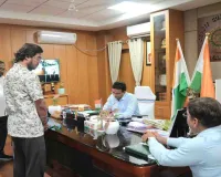 Hazaribagh News: उपायुक्त हेमन्त सती ने जनता दरबार में सुनीं आम नागरिकों की विभिन्न गंभीर जन-समस्याएं