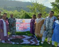 Sahebganj News: महिला संघ ने पहाड़ों और स्कूल परिसर में फेंके सीड बॉल्स, ग्लोबल वार्मिंग से बचाव की पहल