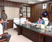 Pakur News: समाहरणालय में जन समाधान दिवस आयोजित, उपायुक्त मेघा भारद्वाज ने सुनीं समस्याएं