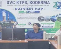Koderma News: केटीपीएस डीवीसी ने धूमधाम से मनाया अपना रेज़िंग डे, सीजीएम ने काटा केक