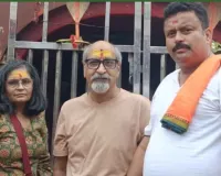 Dumka News: 'सीआईडी' फेम डॉ. सालुंखे (नरेंद्र गुप्ता) ने बाबा बासुकीनाथ दरबार में टेका मत्था