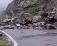  हिमाचल में भारी बारिश, एनएच-05 पर भूस्खलन, 130 सड़कें बंद, 6 अगस्त तक अलर्ट