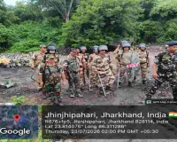 Dhanbad News: सीआईएसएफ और रामकनाली पुलिस ने दबोचा अवैध कोयला डिपो, 35 टन कोयला बरामद