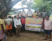 जमुआ में कानूनी जागरूकता कार्यक्रम आयोजित, ग्रामीणों को 15100 हेल्पलाइन और नशा उन्मूलन कानून की जानकारी