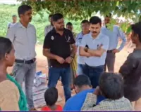 Koderma News: ग्रामीणों में बीमारी की शिकायत के बाद हरकत में आया स्वास्थ्य विभाग, जांच शुरू