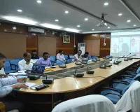 उपायुक्त सौरभ कुमार भुवानिया ने समीक्षा बैठक में रेल परियोजनाओं में तेजी लाने का दिया निर्देश