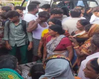 Giridih News: धीरोसिंगा गांव में लटकते बिजली तार की चपेट में आने से अरविंद राय की दर्दनाक मौत